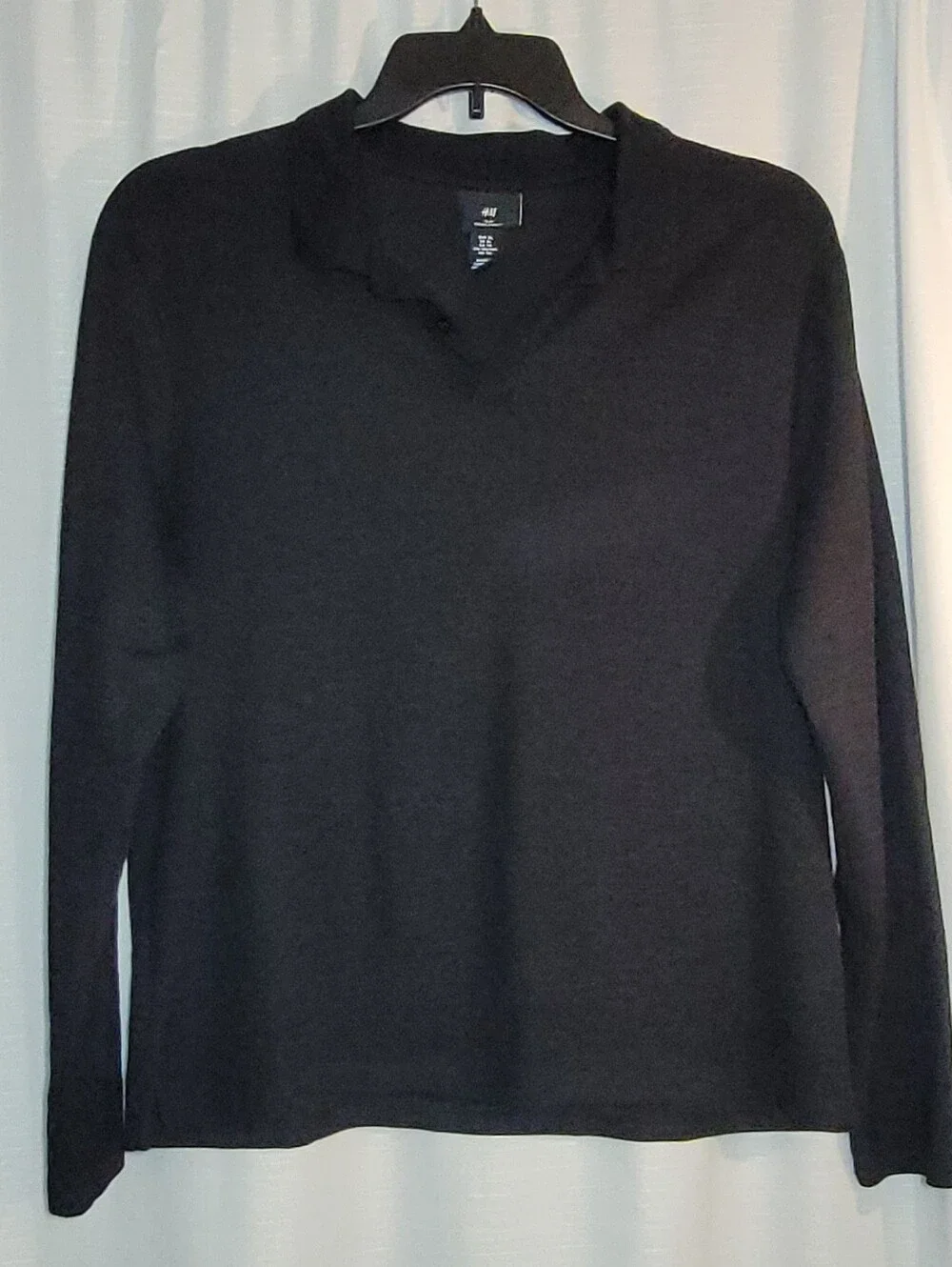 H&M Men’s Black V-Neck Light Sweater with Collar